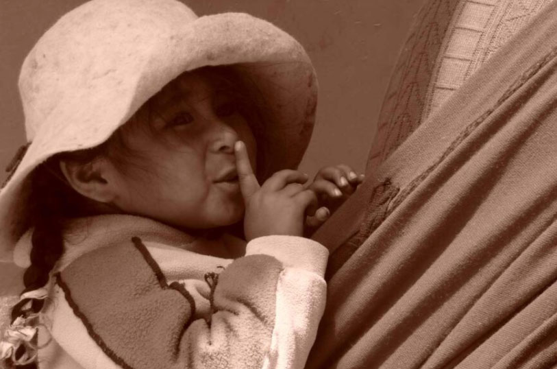 bambina peruviana con cappello