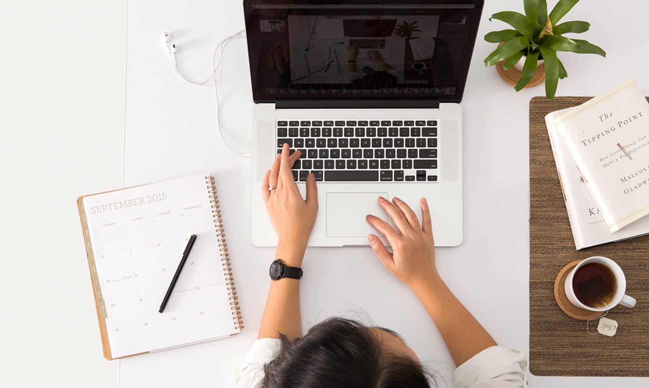 servizio online psicoterapia con computer portatile
