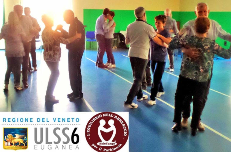 tango olisitico con persone mentre ballano